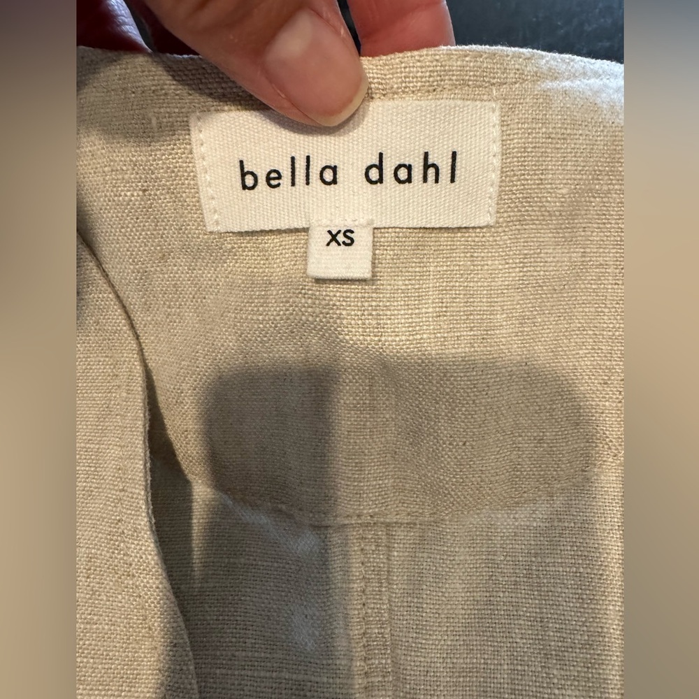 Bella Dahl
Linen Cinch Back Vest - Picture 7 of 13